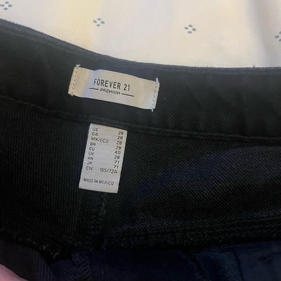 Forever 21 Los Angeles Premium Black Worn Look Shorts, Women 28, new with tag - Picture 6 of 8